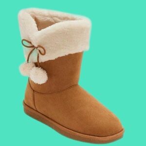 New Thereabouts Cozy Tan Faux Fur Lined Boots